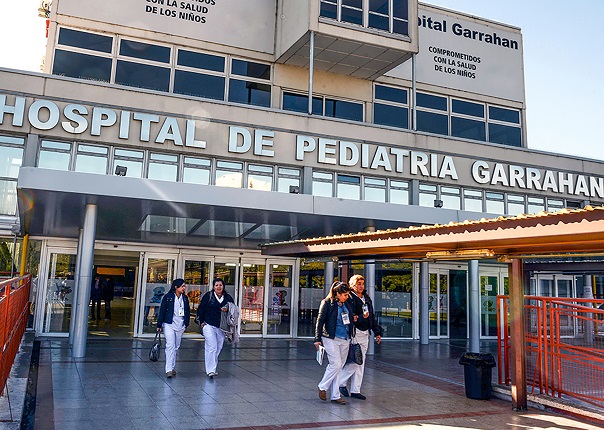 TRAS EL AUMENTO DE INTERNACIONES PEDIÁTRICAS DESDE EL HOSPITAL GARRAHAN CONVOCARON A ALENTAR LA VACUNACIÓN    